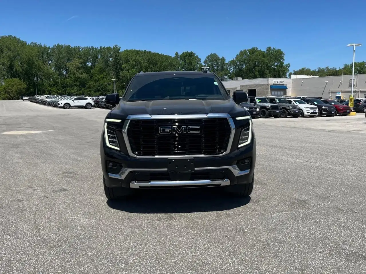 GMC Yukon снимка GMC Yukon