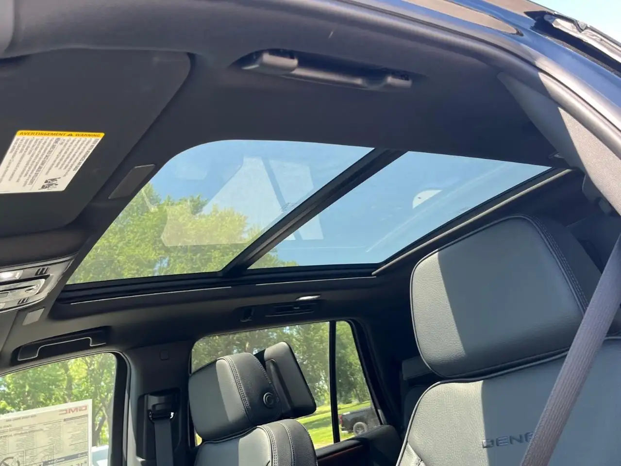 GMC Yukon снимка GMC Yukon
