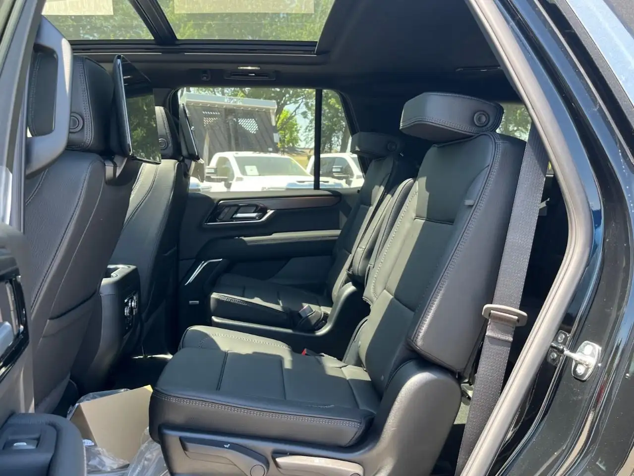 GMC Yukon снимка GMC Yukon