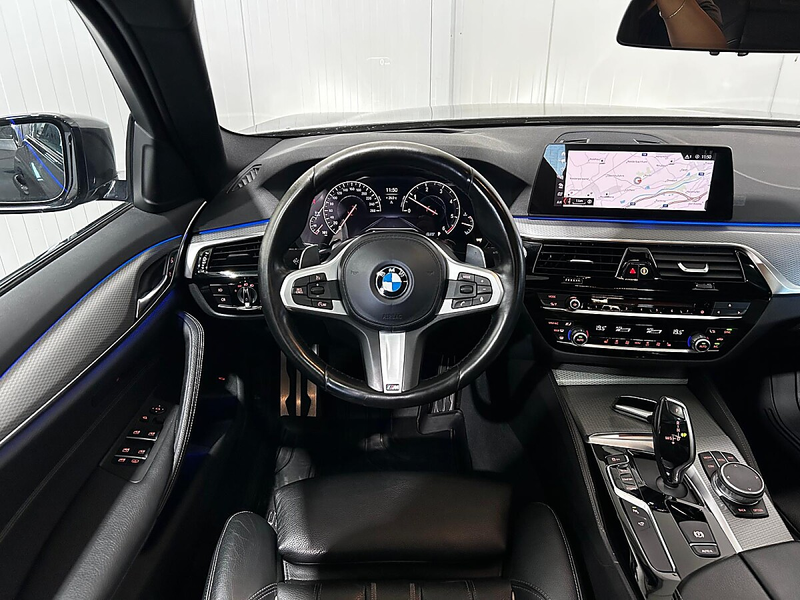 BMW 518 d Aut.//M-Paket//SCHIEBEDACH//HEAD-UP//MEMORY//... — photo 9
