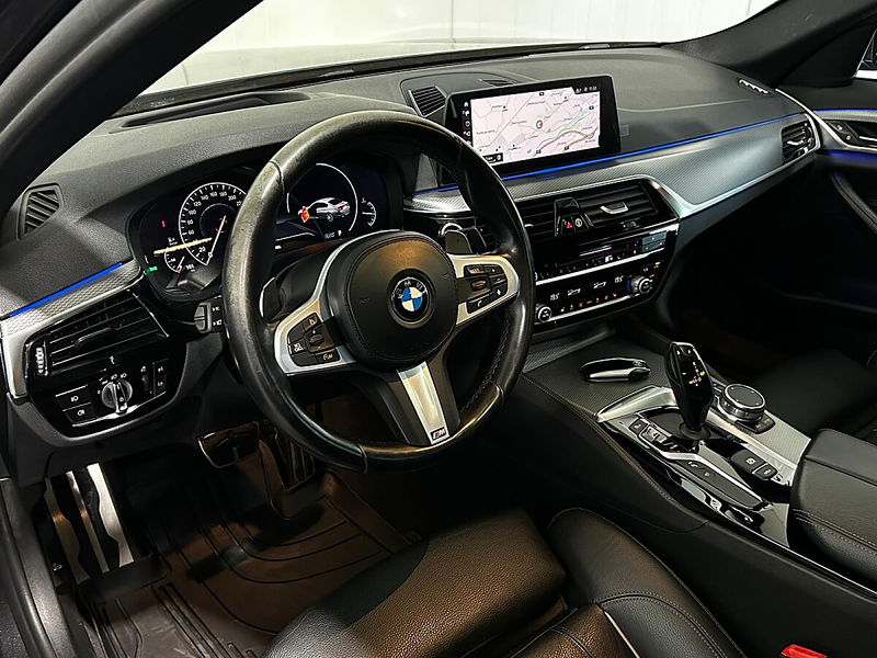 BMW 518 d Aut.//M-Paket//SCHIEBEDACH//HEAD-UP//MEMORY//... — photo 10