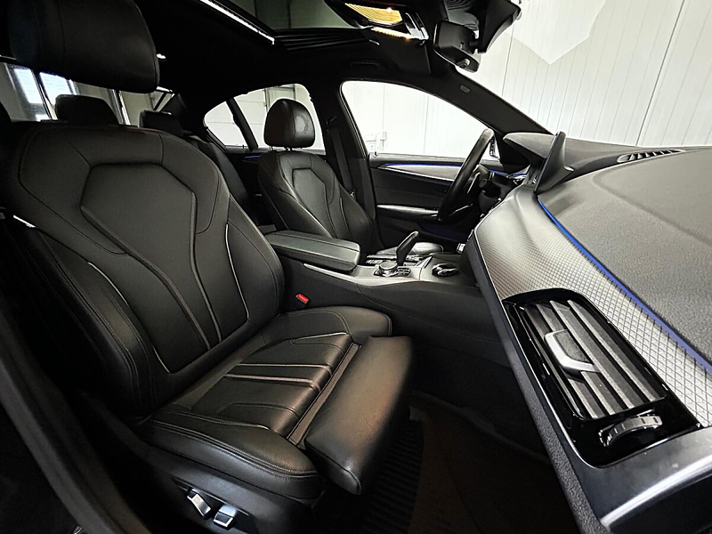 BMW 518 d Aut.//M-Paket//SCHIEBEDACH//HEAD-UP//MEMORY//... — photo 13