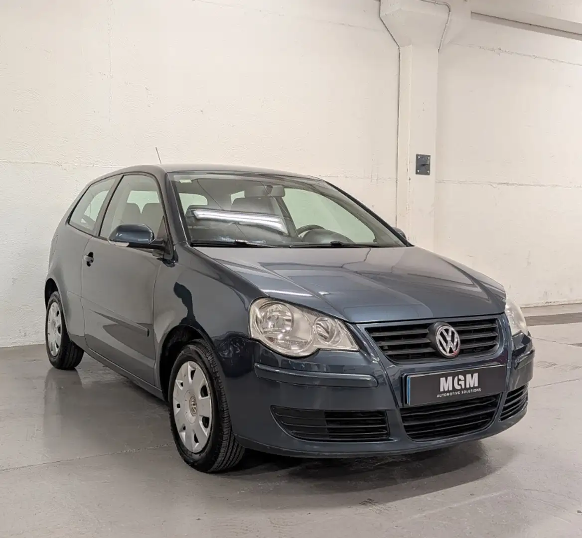 Volkswagen Polo 1.4TDI Advance Gris - 2
