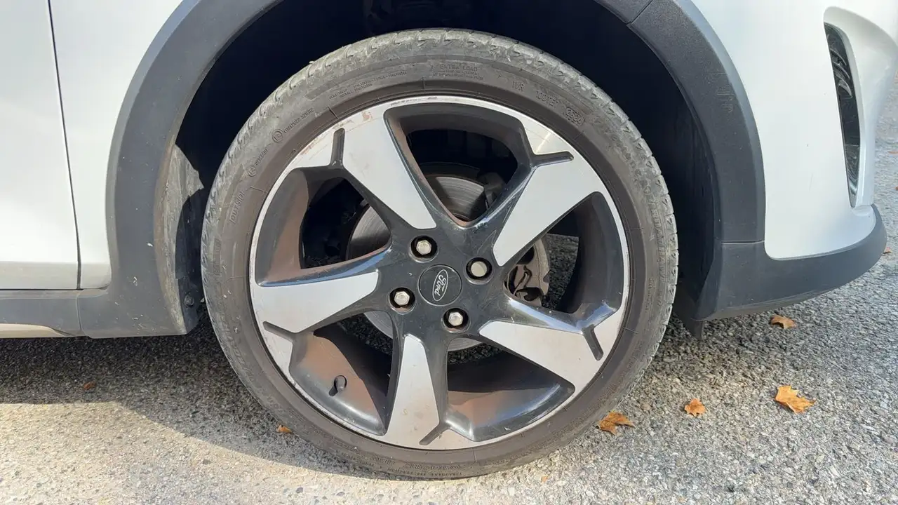 Ford Fiesta Active — photo 17