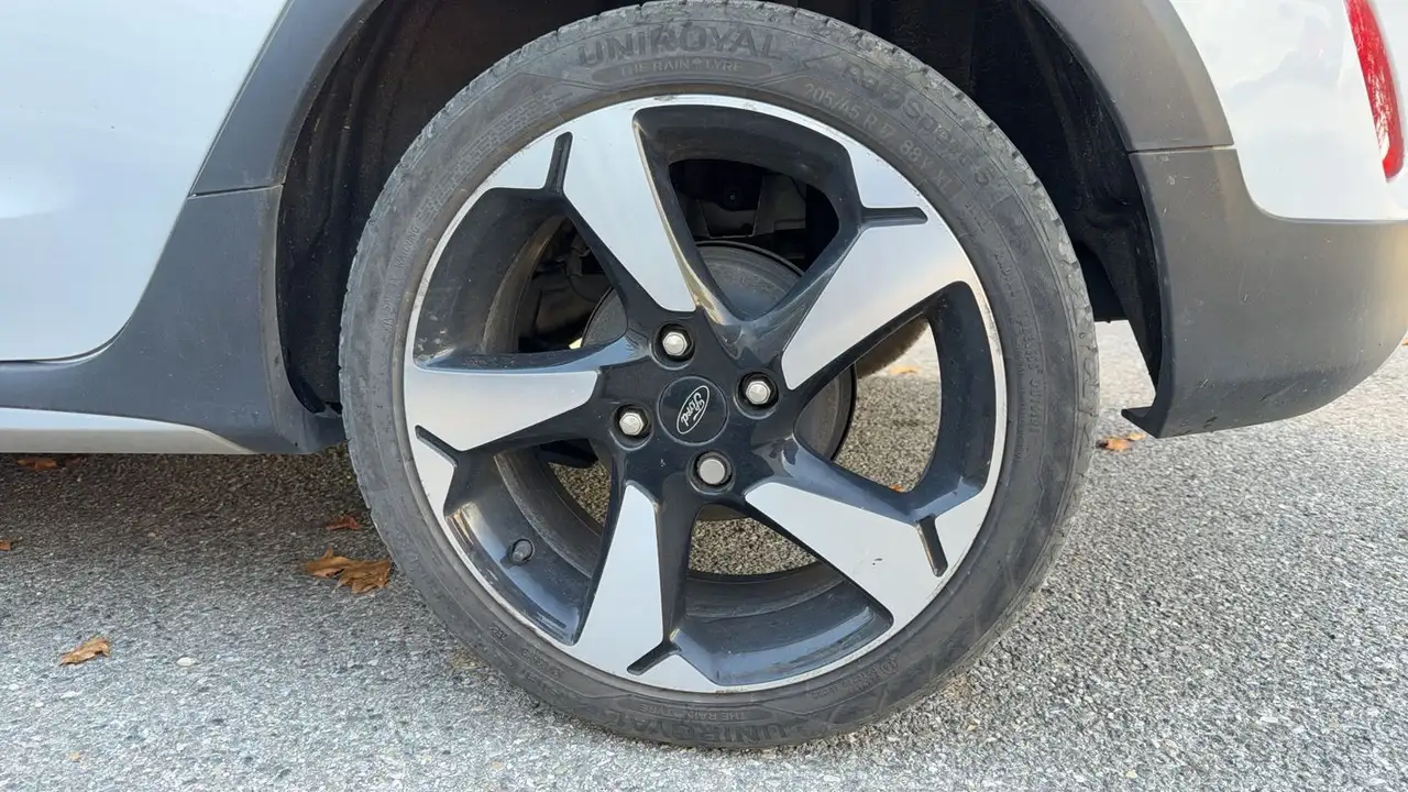 Ford Fiesta Active — photo 19