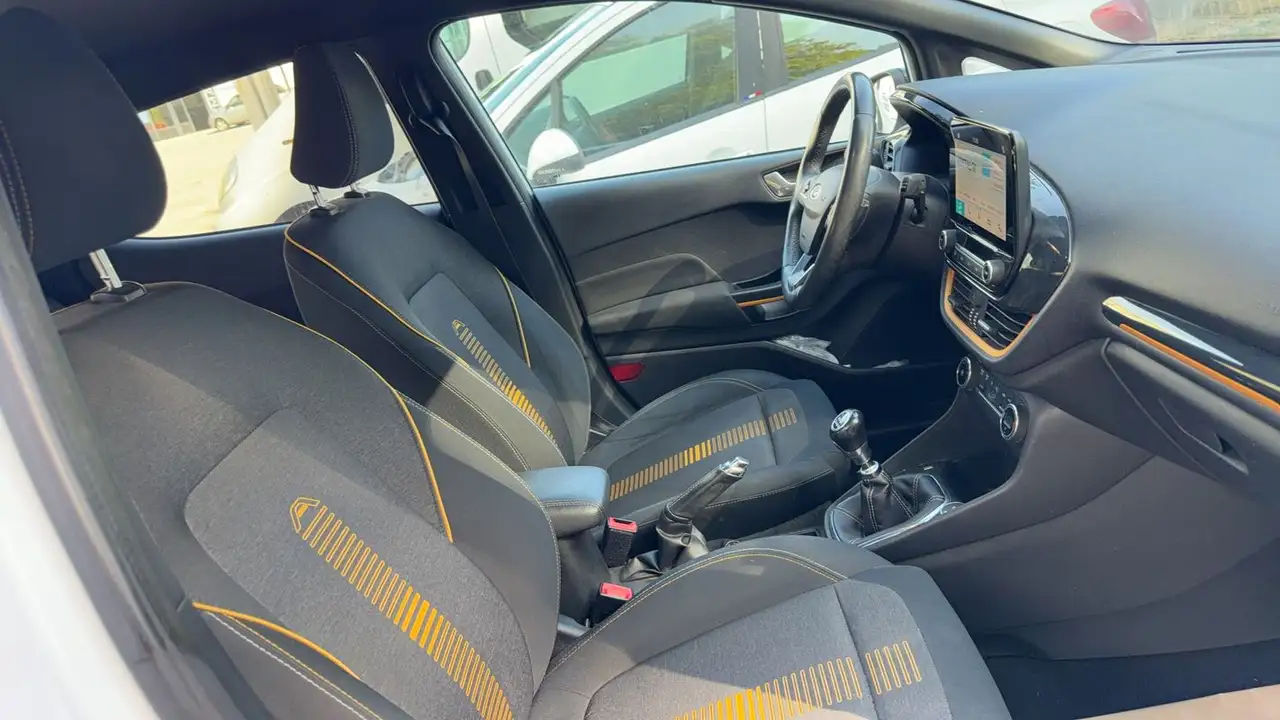 Ford Fiesta Active — photo 26