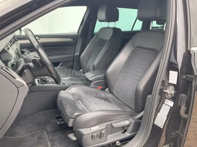 Volkswagen Passat view 10