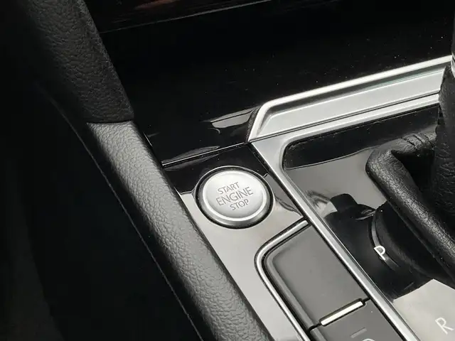 Volkswagen Passat view 9