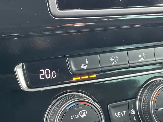 Volkswagen Passat view 8