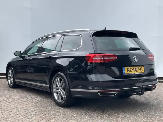 Volkswagen Passat view 14