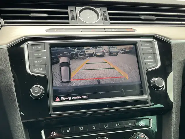 Volkswagen Passat view 6
