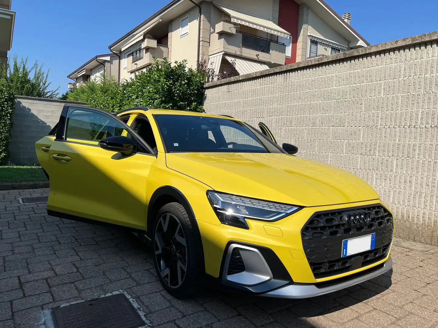 Audi Audi A3 Allstreet TSFI Жовтий - 2