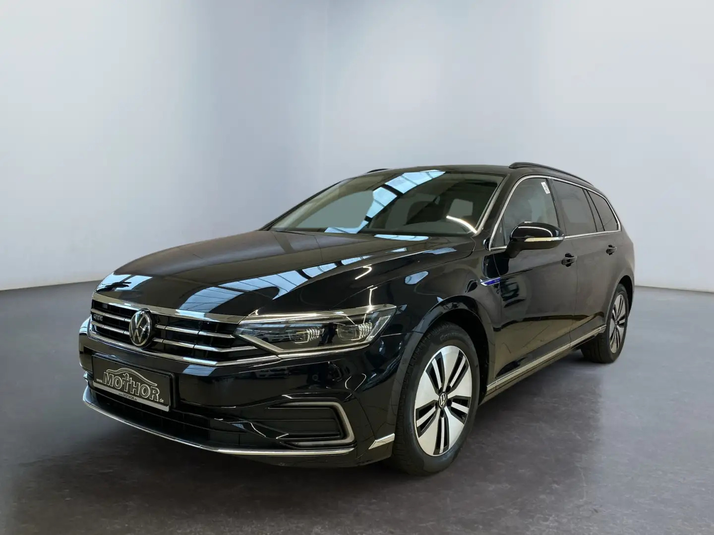 Volkswagen Passat Variant GTE 1.4 TSI DSG Matrix ACC Schwarz - 2