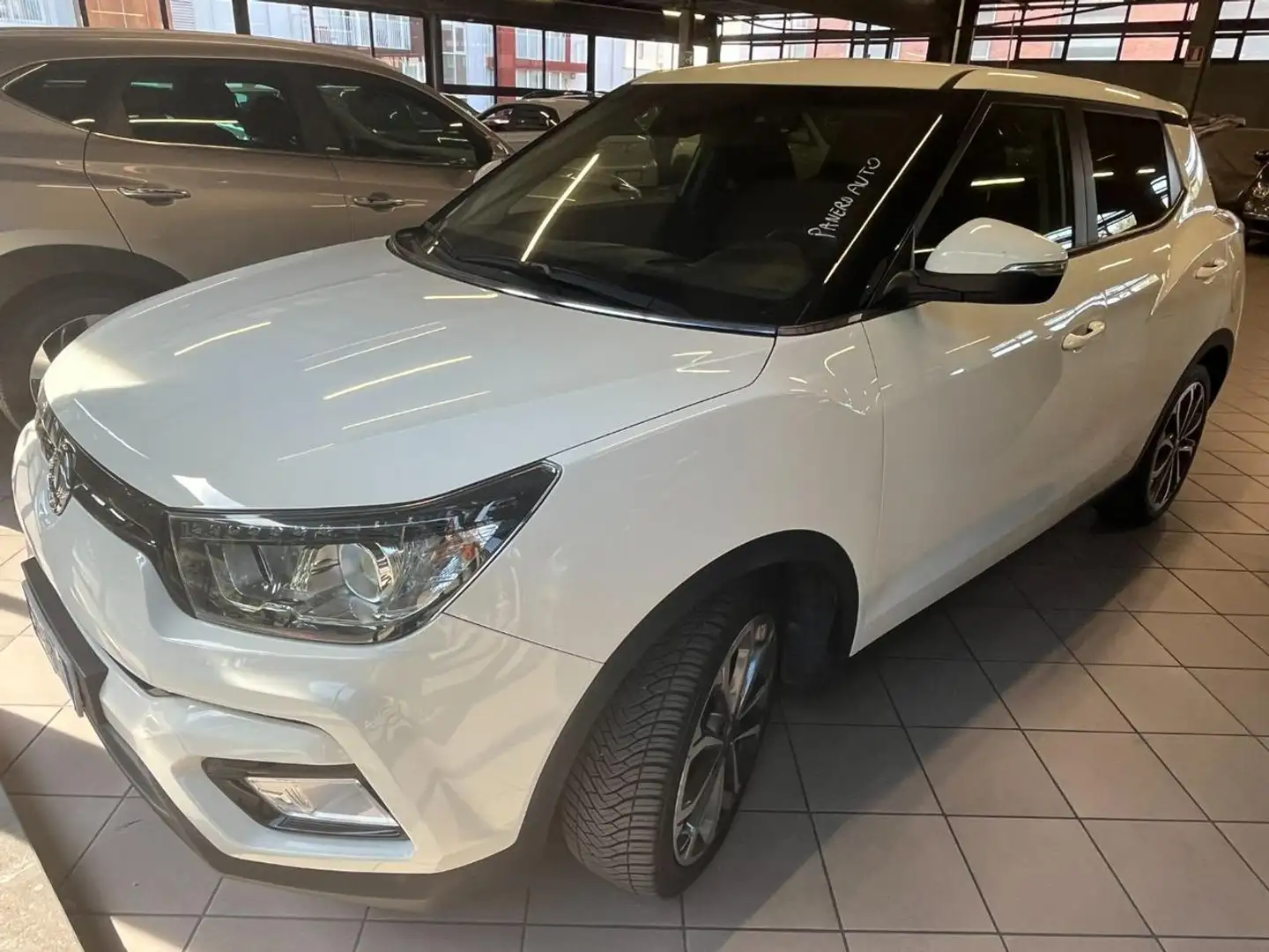 SsangYong Tivoli 1.6 2WD Be Visual Wit - 1