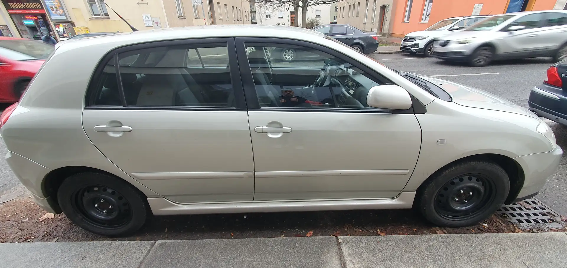 Toyota Corolla TOYOTA COROLLA 5-türig 1,4 D-4D - 1