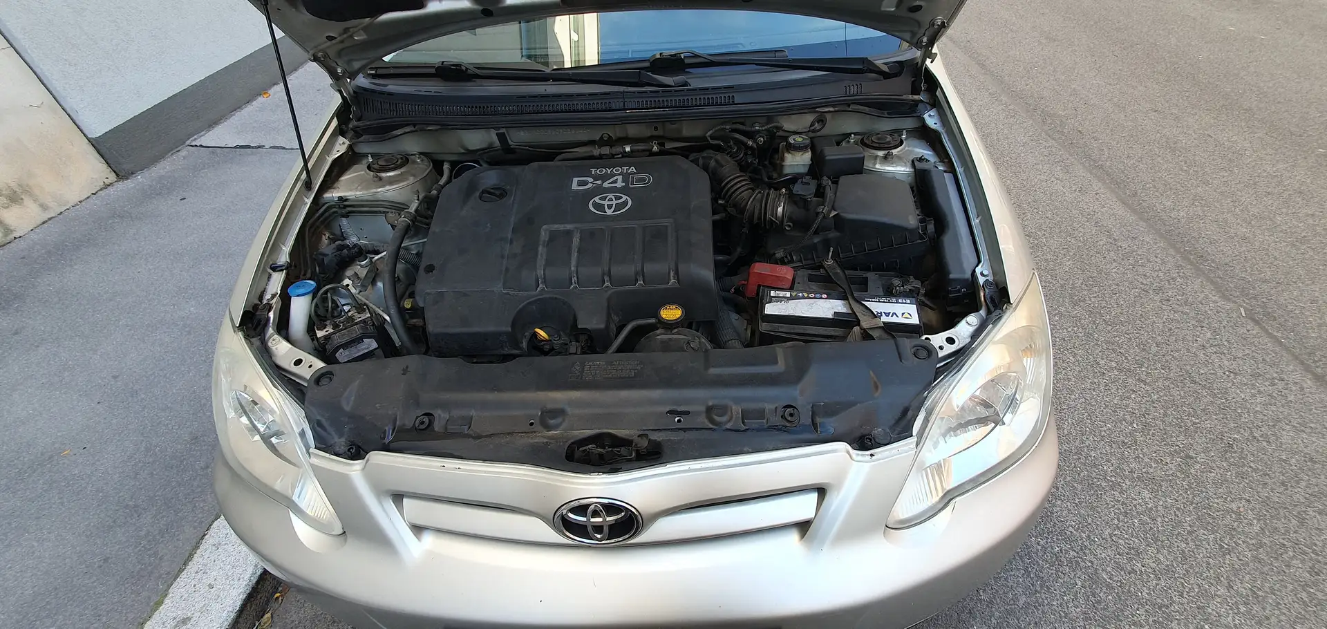 Toyota Corolla TOYOTA COROLLA 5-türig 1,4 D-4D - 2