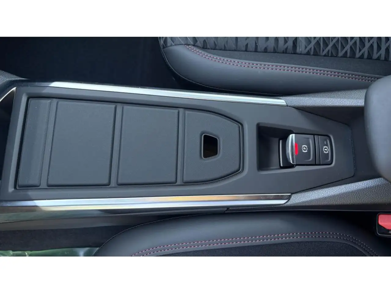 Renault Clio Citadine 5 portes — photo 20
