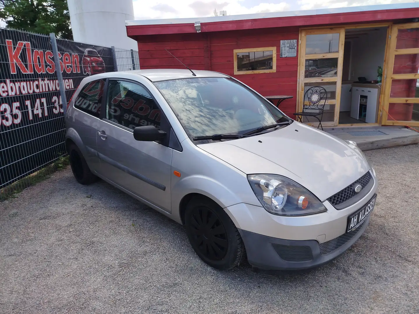 Ford Fiesta Gris - 1