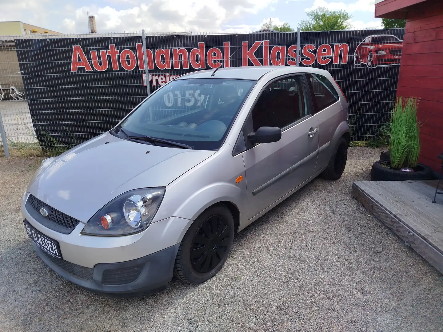 Ford Fiesta Gris - 2
