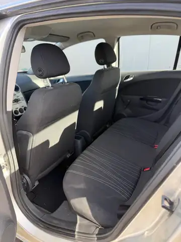 Opel Corsa view 8