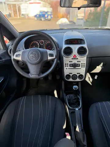 Opel Corsa view 9