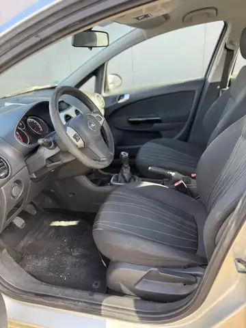 Opel Corsa view 6