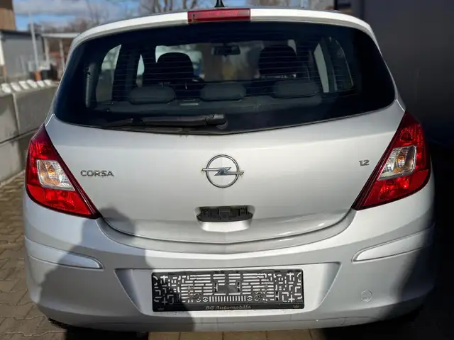 Opel Corsa view 11