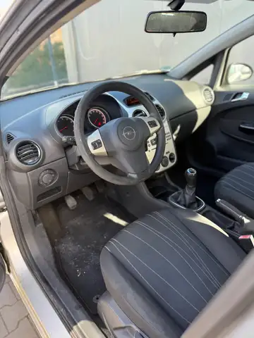 Opel Corsa view 5