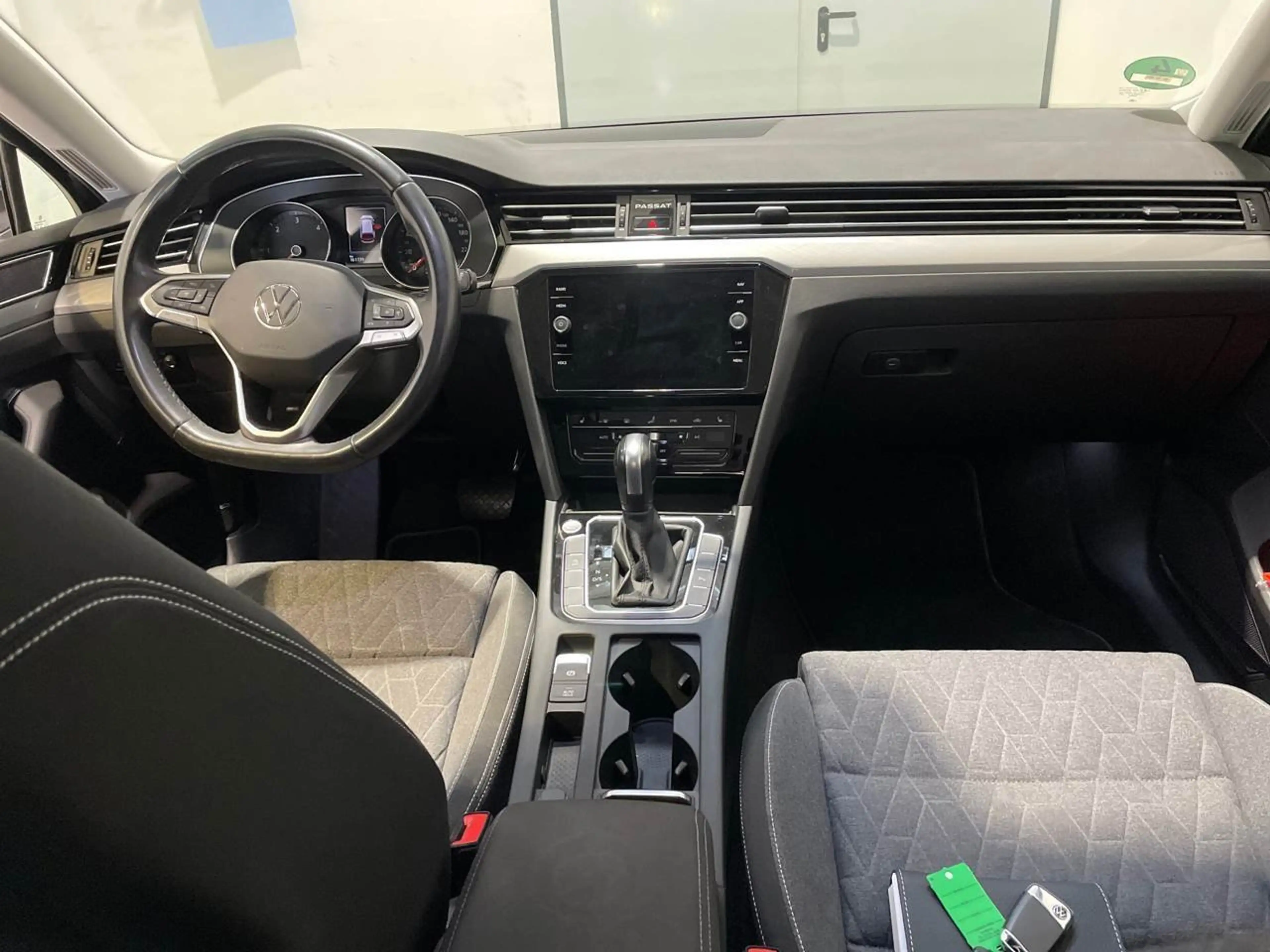 Volkswagen Passat Variant 2.0 TDI BMT Business AHK ACC BLIS — photo 7