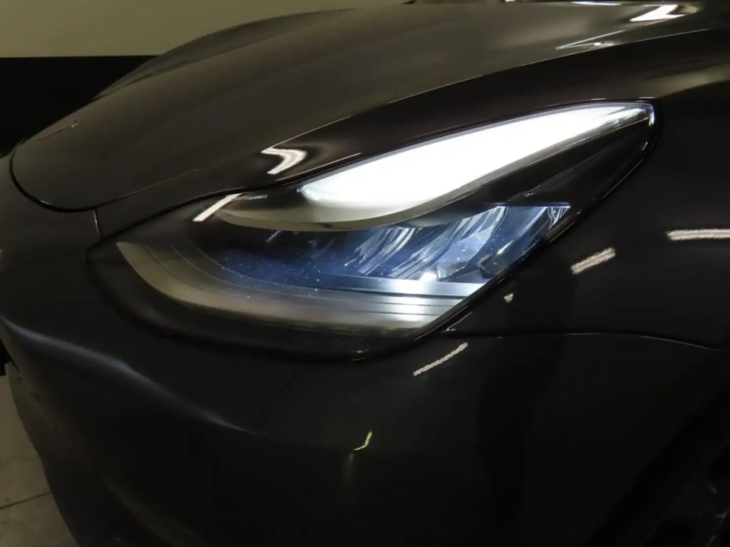 Tesla Model 3 Long-Range Dual Motor Performance AWD Gris - 2