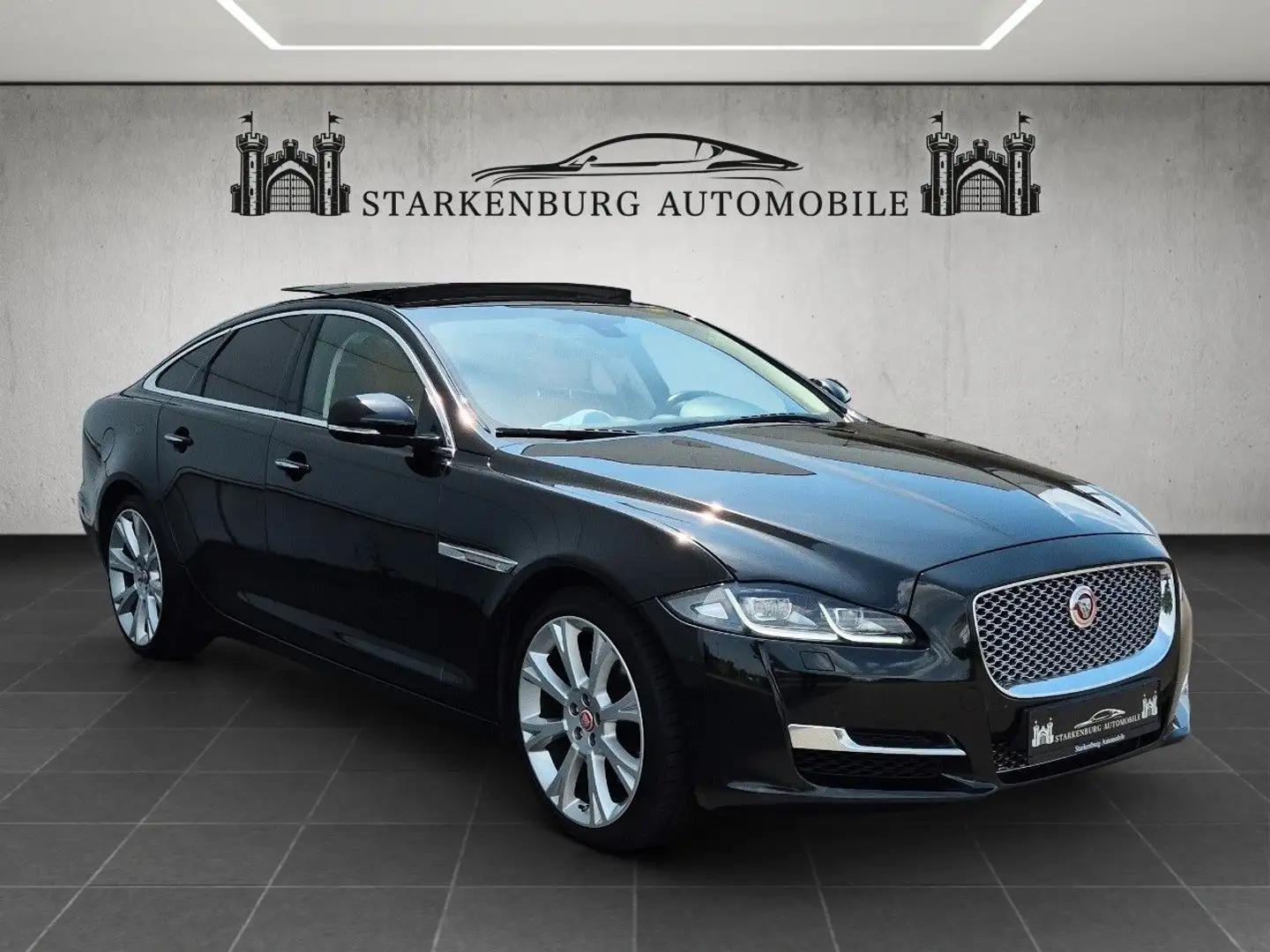 Jaguar XJ 3.0 Premium Luxury/Panorama/Memory/R Kamera Czarny - 1