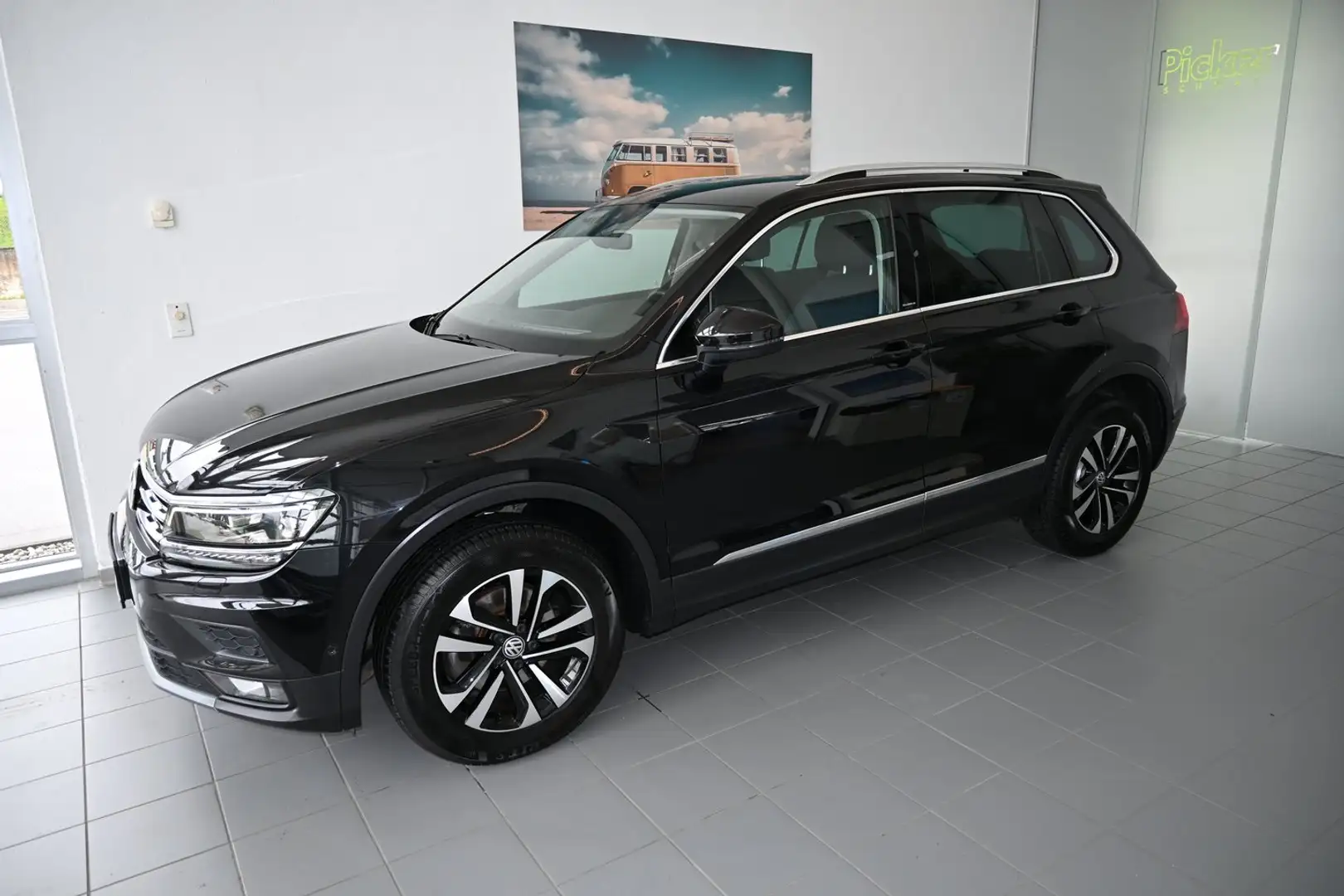 Volkswagen Tiguan iQ Drive TDI SCR 4MOTION DSG Schwarz - 2