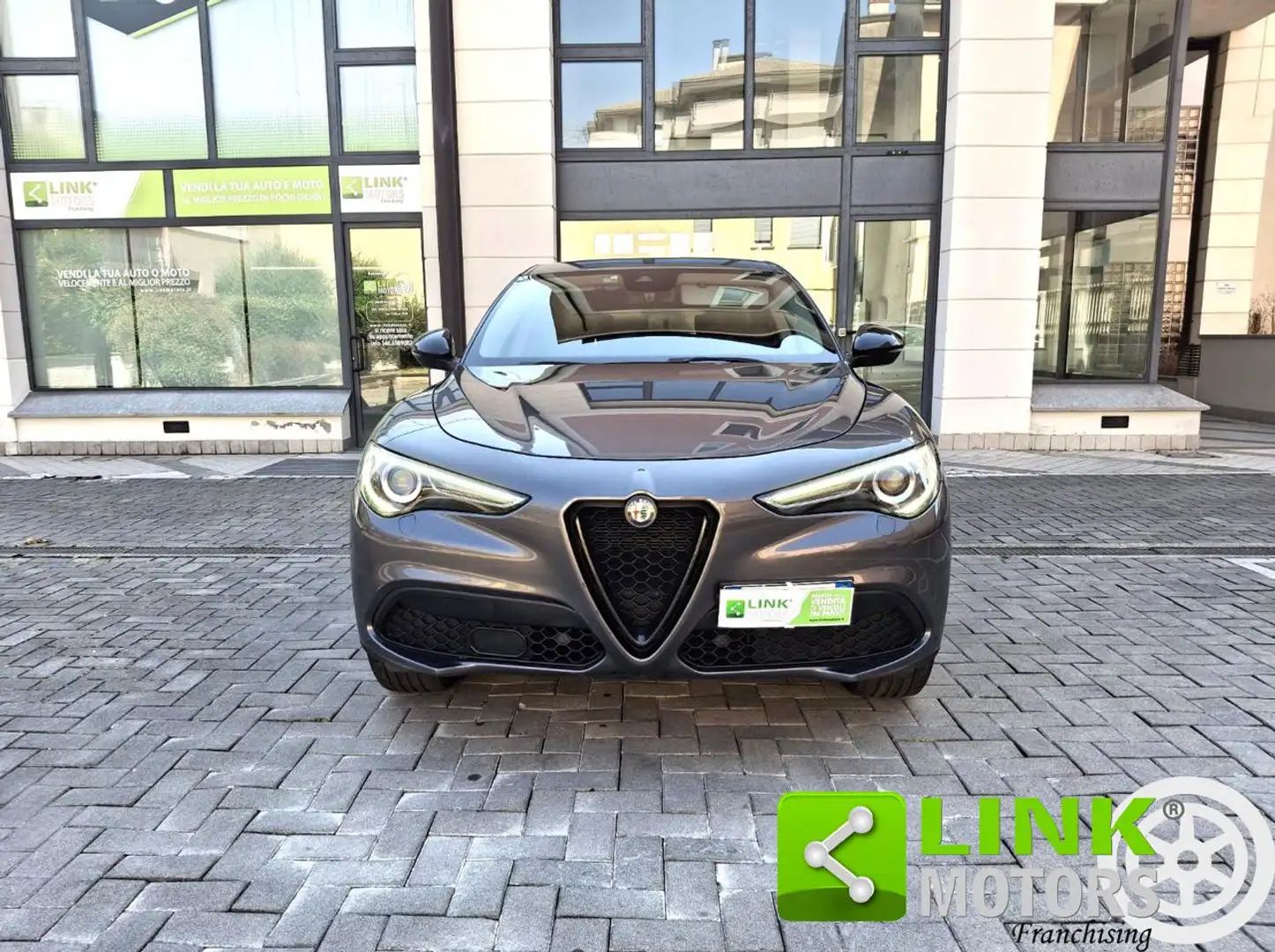 Alfa Romeo Stelvio 2.2 Turbodiesel AT8 Q4 Executive GARANZIA INCLUSA Grijs - 2