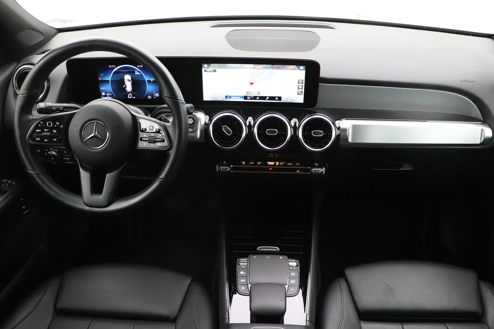 Mercedes-Benz GLB 200 AUT Style 7Pl. LEDER/CUIR LED GPS PDC CAM Carplay Gris - 1
