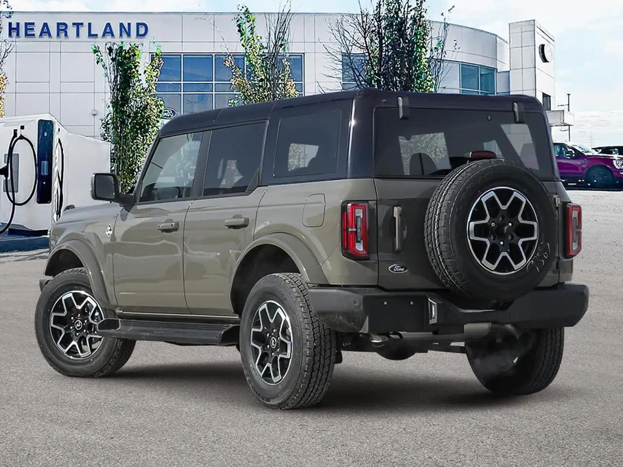 Ford Bronco photo Ford Bronco