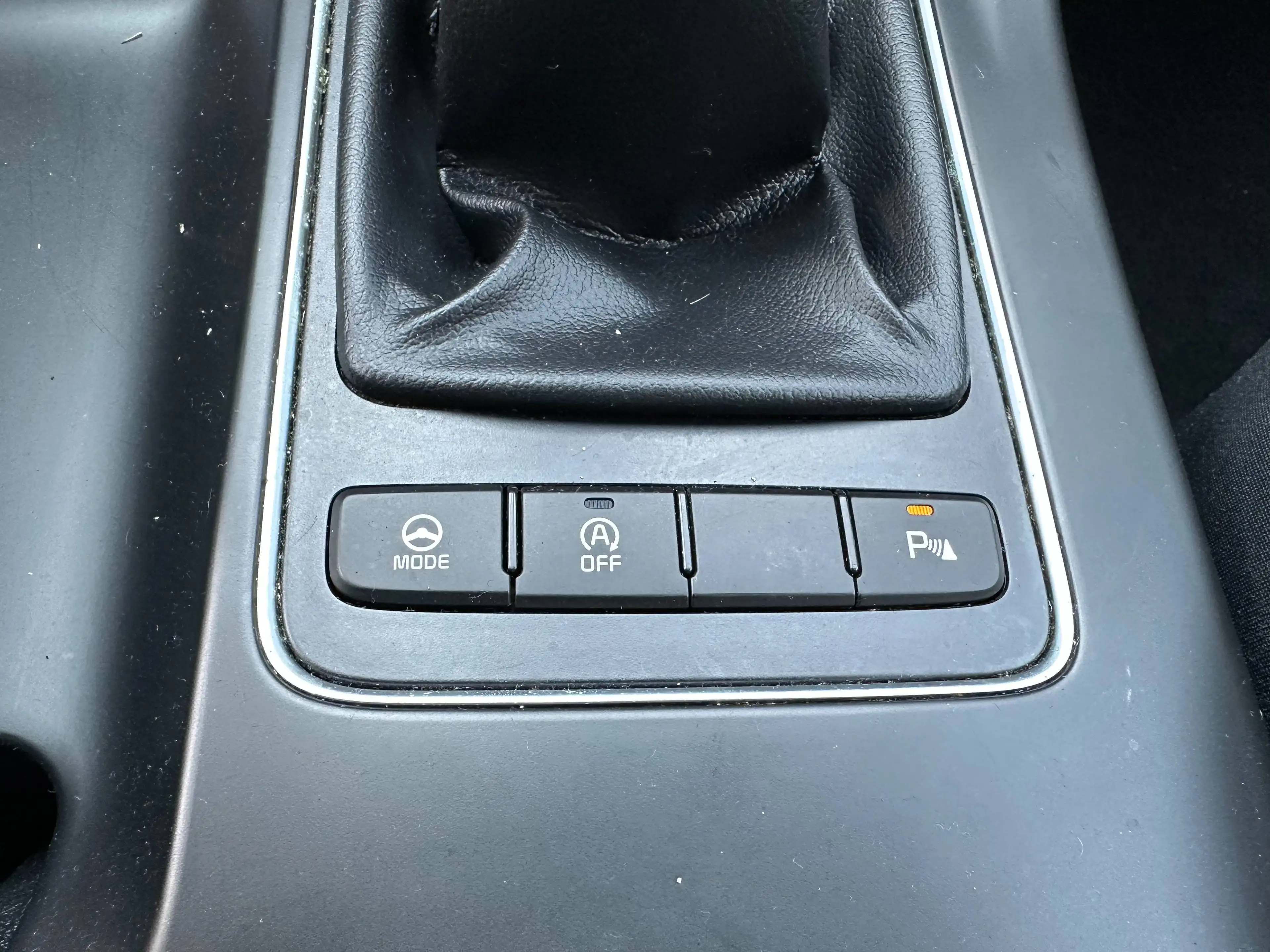 Kia Sorento 2,2 CRDI+NAVI+6 GANG+KLIMATRO+PDC+KAMERA+SHZ+TEMPO — photo 12