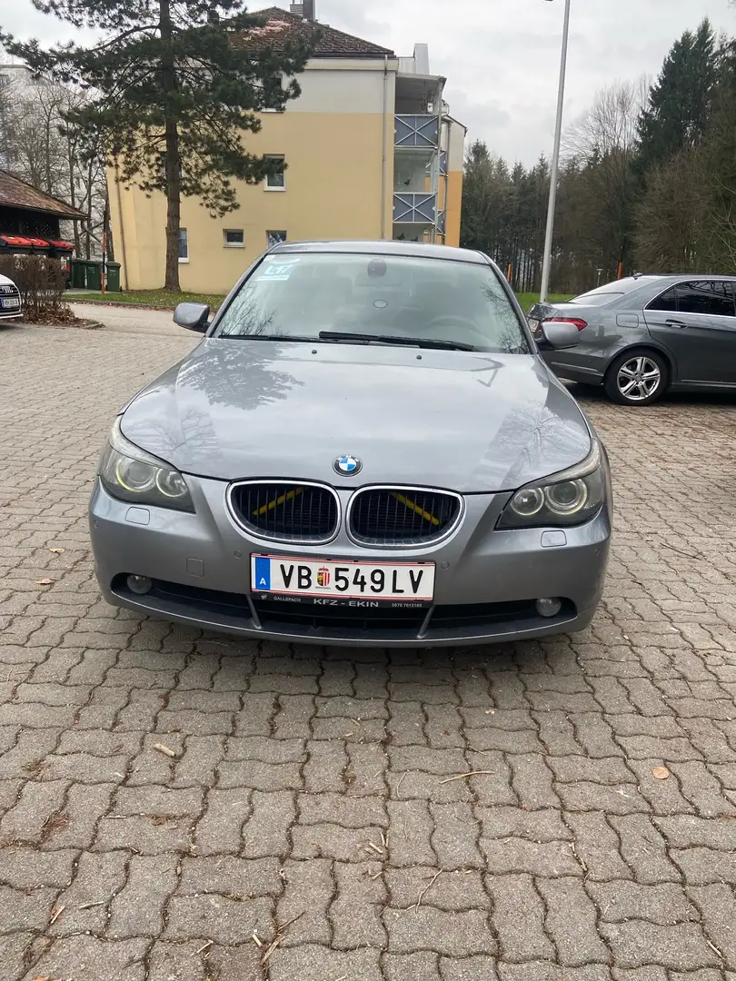 BMW 520 520i Stříbrná - 2