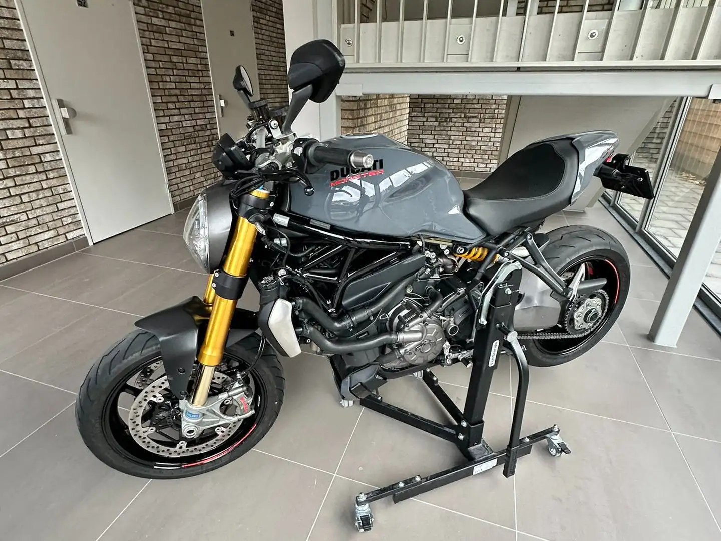Ducati Monster 1200 S Grijs - 2