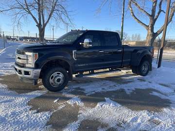 Lariat 4WD Crew Cab 8' Box