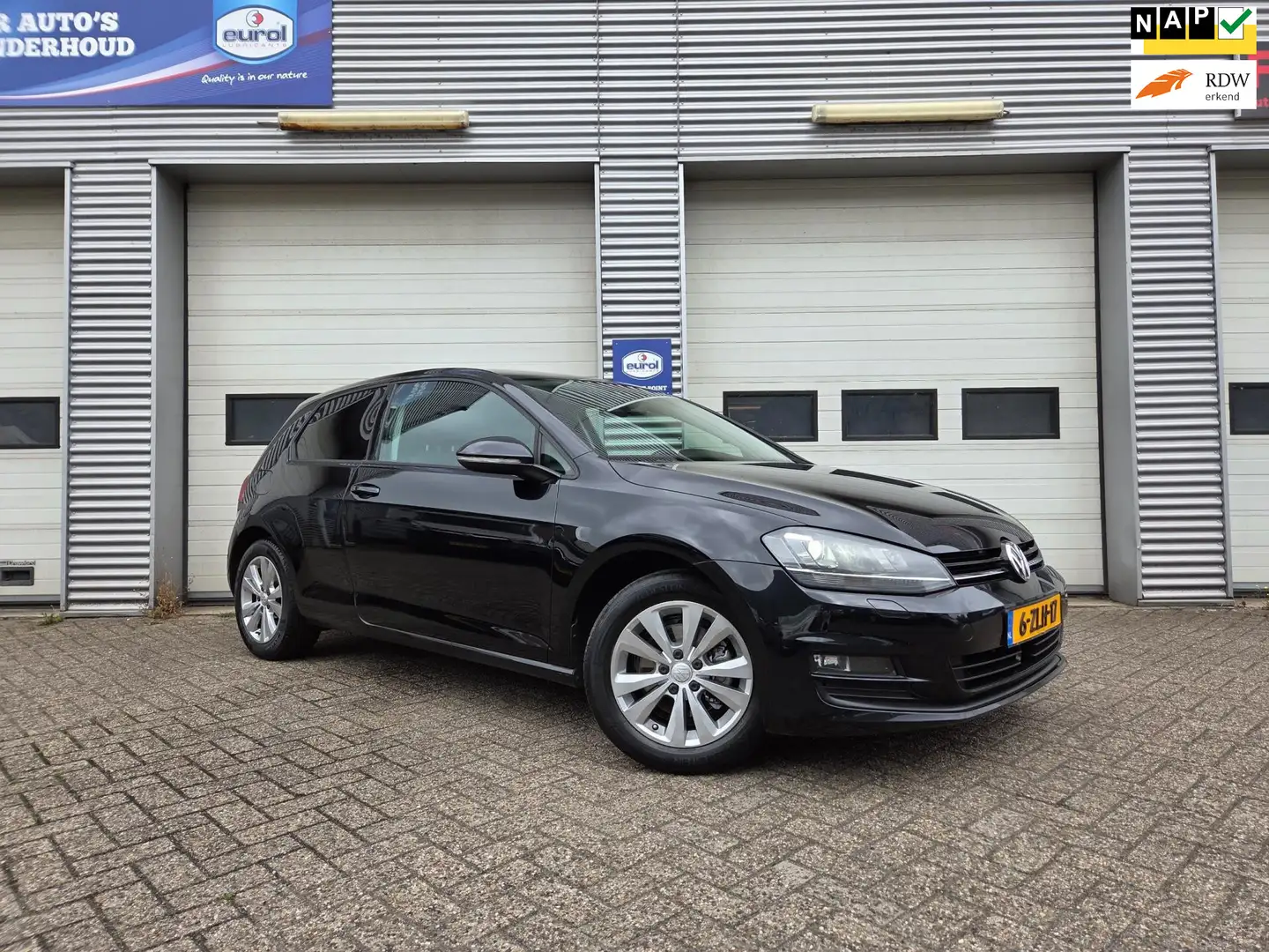 Volkswagen Golf 1.2 TSI Highline Black - 1
