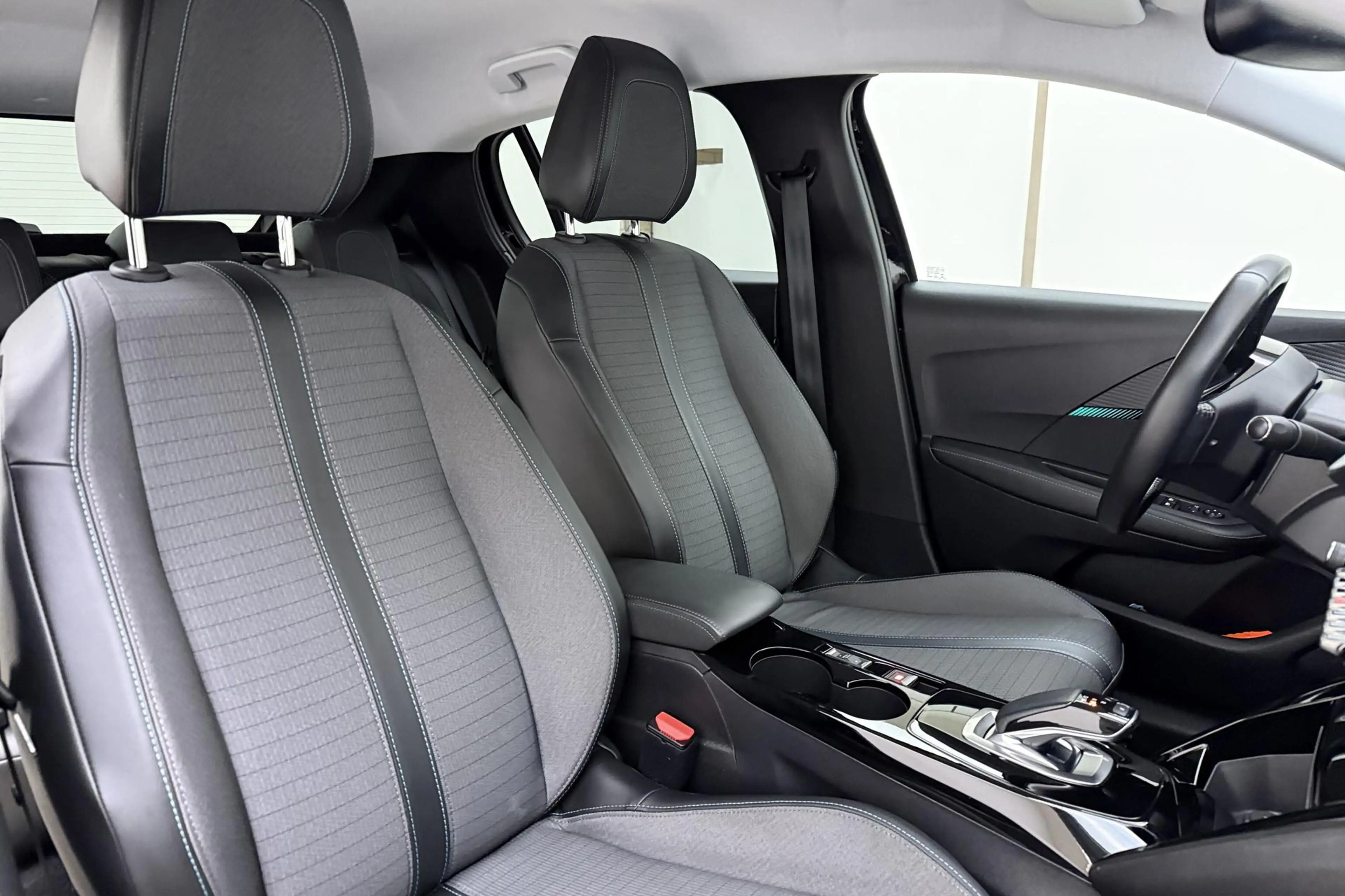 Peugeot e-208 EV Allure Pack 50 kWh | SOH 95% | Apple Carplay/An — photo 13