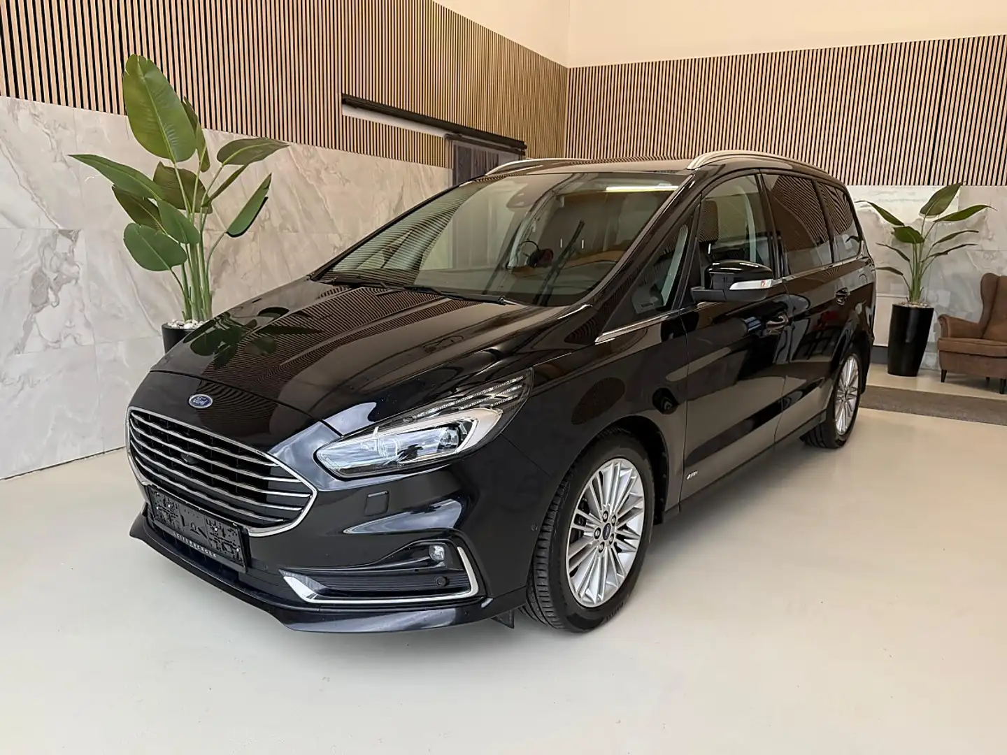 Ford Galaxy 2,0 EcoBlue Vignale AWD Aut. Tempomat, Kollisio... Schwarz - 1