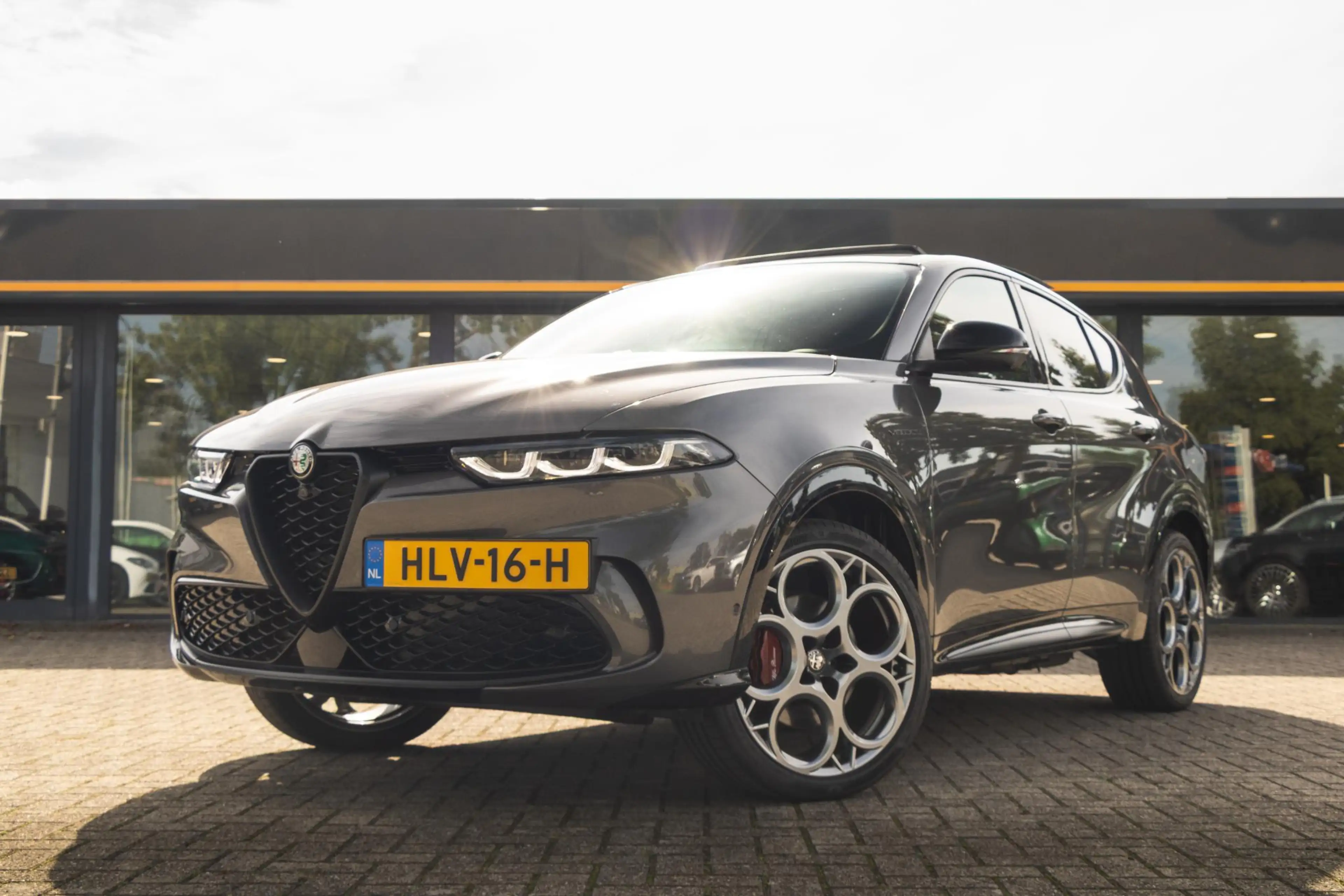 Alfa Romeo Tonale 1.3T PHEV Veloce Pano Lederen — photo 3