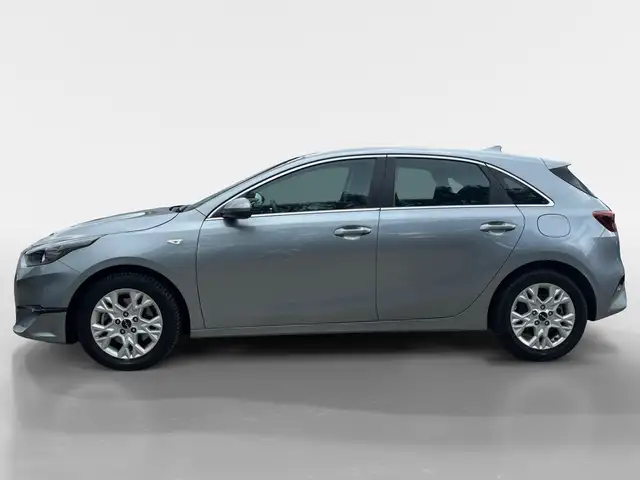 Kia Ceed view 3