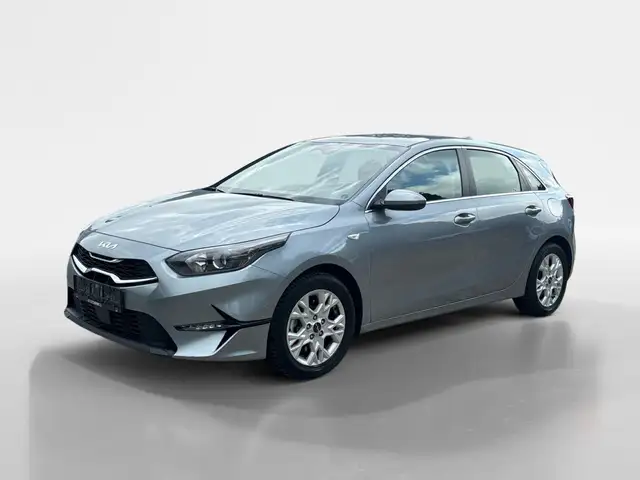 Kia Ceed view 2