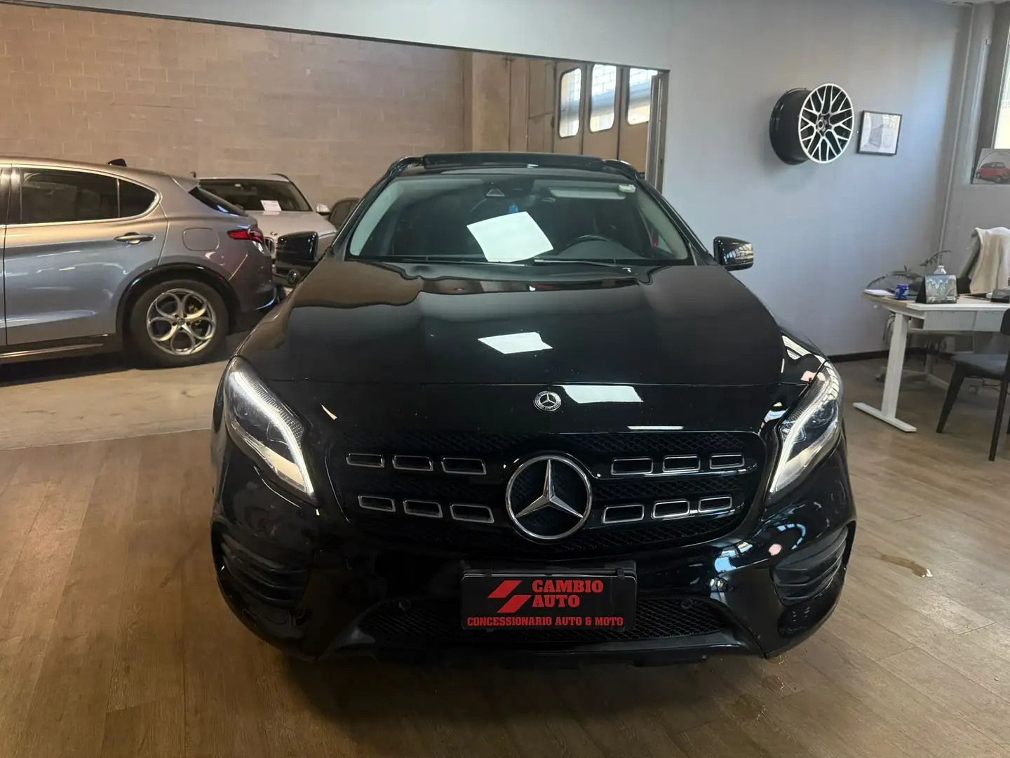 Mercedes-Benz GLA 200 CHRISTMAS PROMO! TETTO APR. Night EdTn 4matic auto Noir - 2