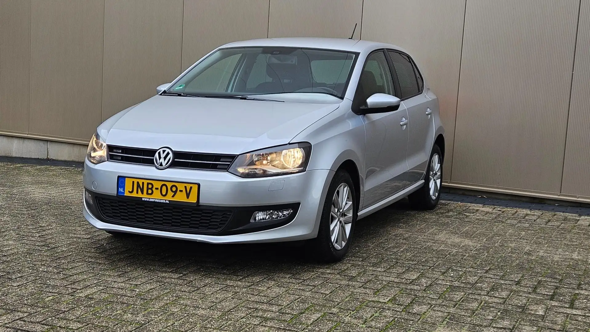 Volkswagen Polo 1.4 l Highline l AUTOMAAT l Grijs - 2