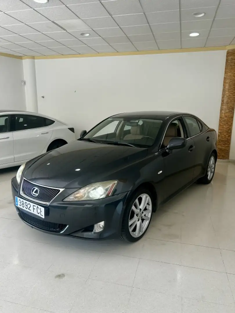 Lexus IS 220d Luxury Cambio 2.4 Šedá - 1