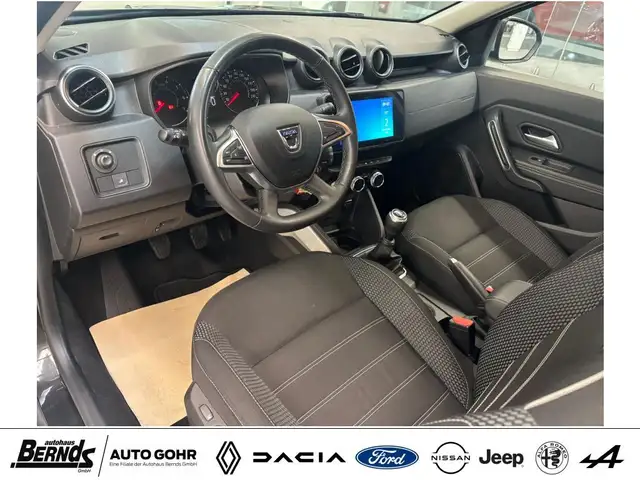 Dacia Duster view 12
