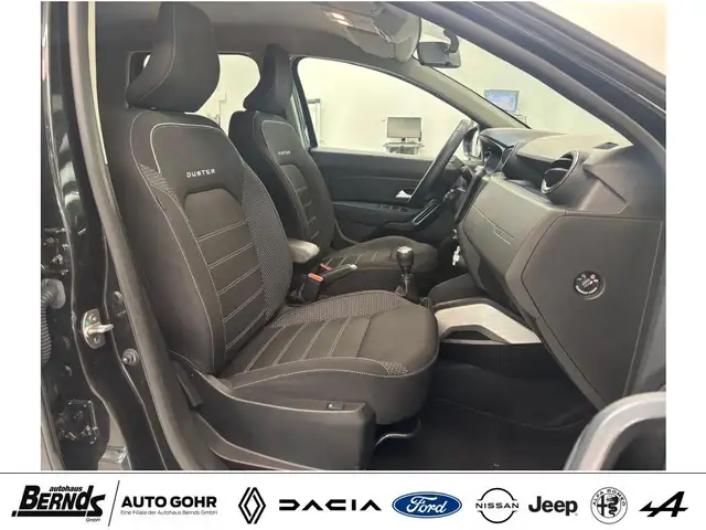 Dacia Duster view 3
